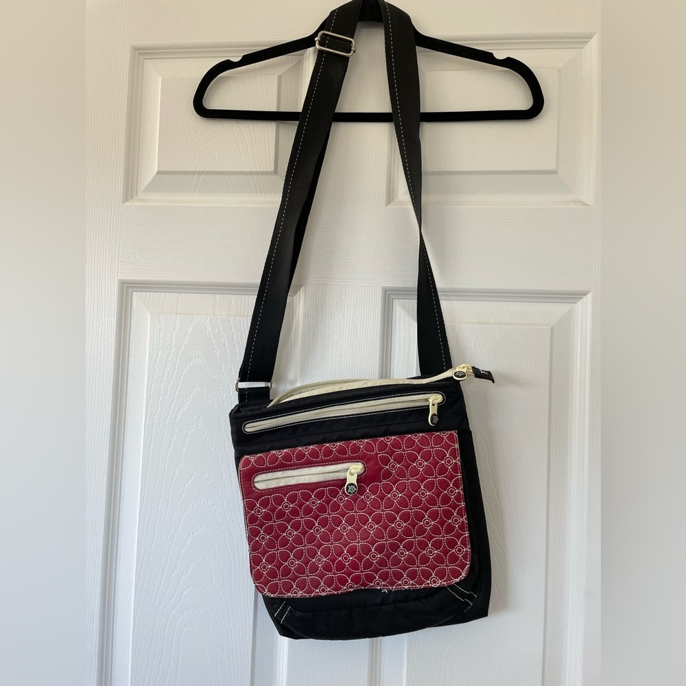 Like new purse! Only used a few times!